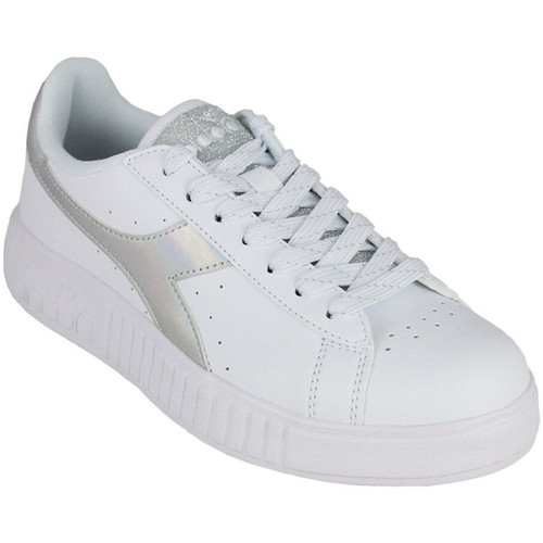 kengät Naiset Tennarit Diadora 101.174366 01 C6103 White/Silver Hopea