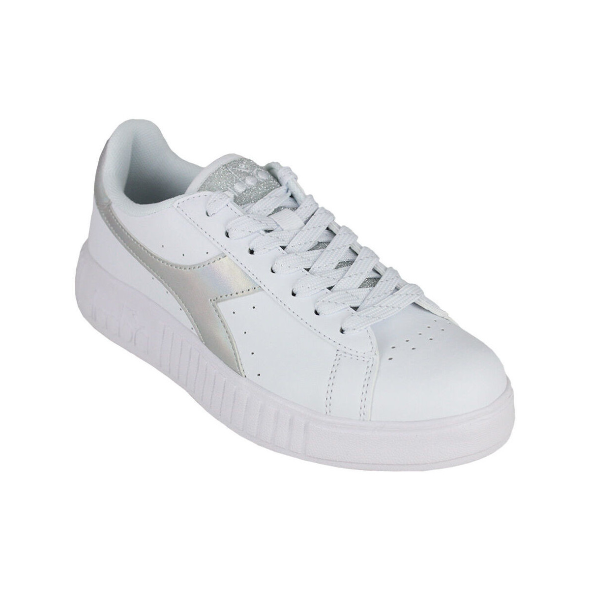 kengät Naiset Tennarit Diadora 101.174366 01 C6103 White/Silver Hopea