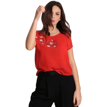 vaatteet Naiset Topit / Puserot Gaudi 811BD45011 Punainen