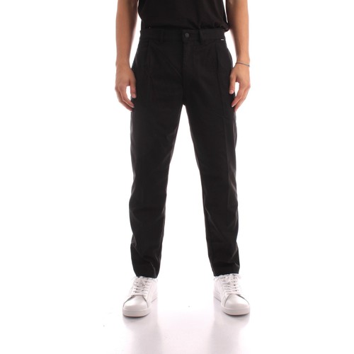 vaatteet Miehet 5-taskuiset housut Calvin Klein Jeans K10K107902 Musta
