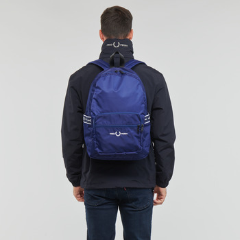 Fred Perry GRAPHIC TAPE BACKPACK Laivastonsininen