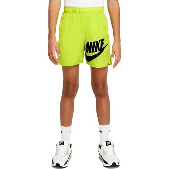 vaatteet Pojat Verryttelyhousut Nike PANTALON CORTO NIO  SPORTSWEAR DO6582 Vihreä