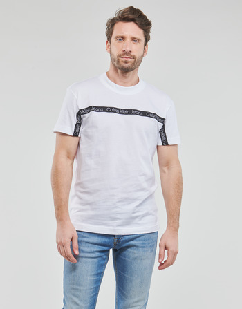 vaatteet Miehet Lyhythihainen t-paita Calvin Klein Jeans LOGO TAPE TEE Valkoinen