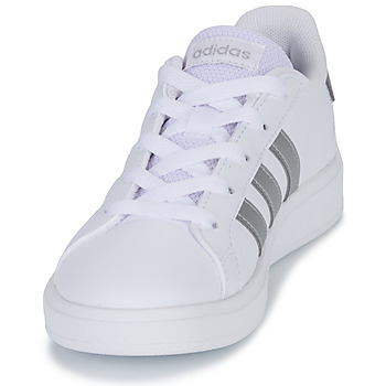 Adidas Sportswear GRAND COURT 2.0 K Valkoinen / Hopea