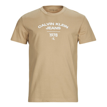 vaatteet Miehet Lyhythihainen t-paita Calvin Klein Jeans VARSITY CURVE LOGO T-SHIRT Beige