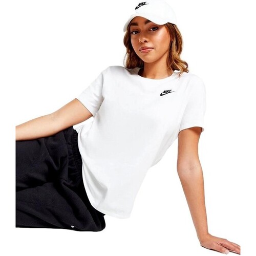 vaatteet Naiset Lyhythihainen t-paita Nike CAMISETA BLANCA MUJER  DX7902 Valkoinen
