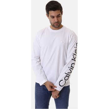 vaatteet Miehet T-paidat pitkillä hihoilla Calvin Klein Jeans K10K112770 Valkoinen